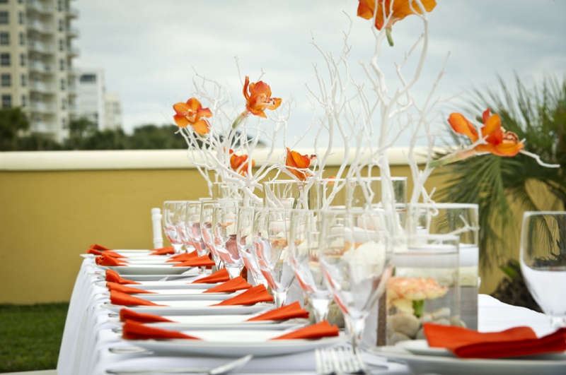 Modern Mexico Inspired Wedding Ideas via TheELD.com