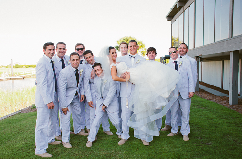 A Fun & Elegant North Carolina Yacht Club Wedding via TheELD.com