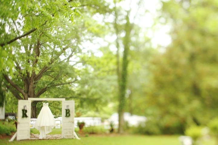 Fun and Bright Yellow and Gray Wedding via TheELD.com