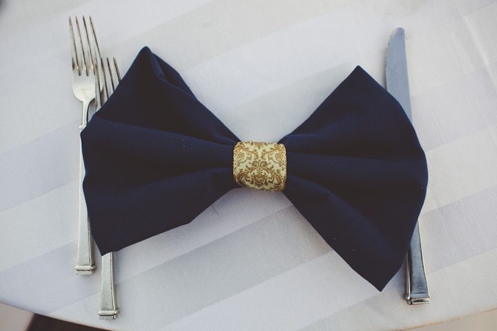 A Romantic Glam Navy, Pink and Gold Wedding via TheELD.com