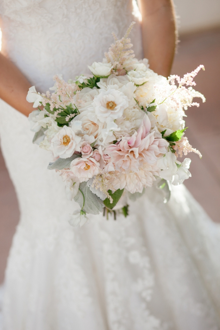 A Romantic, Timeless Champagne and Blush Wedding via TheELD.com