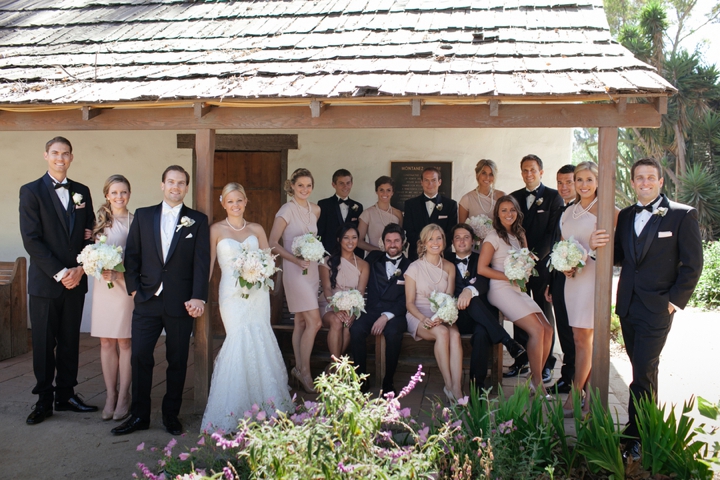 A Romantic, Timeless Champagne and Blush Wedding via TheELD.com