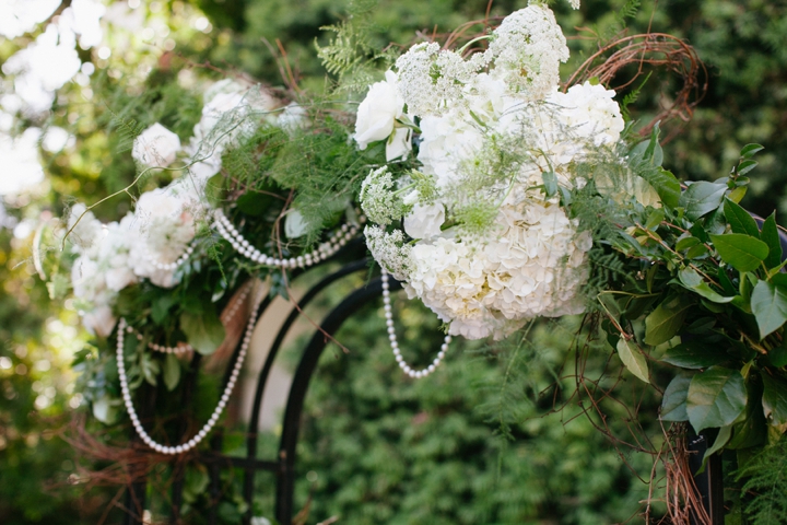 A Romantic, Timeless Champagne and Blush Wedding via TheELD.com