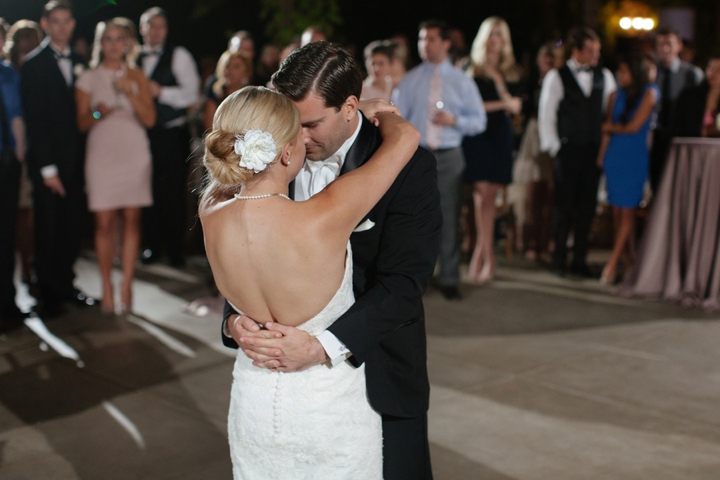 A Romantic, Timeless Champagne and Blush Wedding via TheELD.com