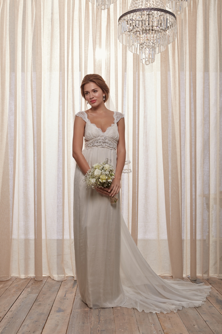 25 Stunning Non Strapless Wedding Dresses via TheELD.com