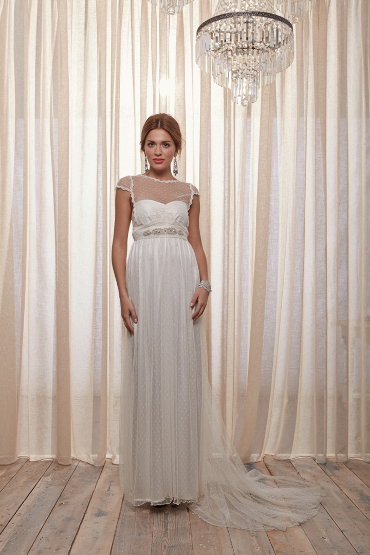 25 Stunning Non Strapless Wedding Dresses via TheELD.com