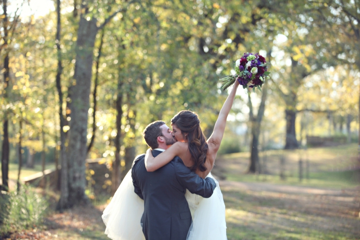 A Fall Purple and Champagne Alabama Wedding via TheELD.com