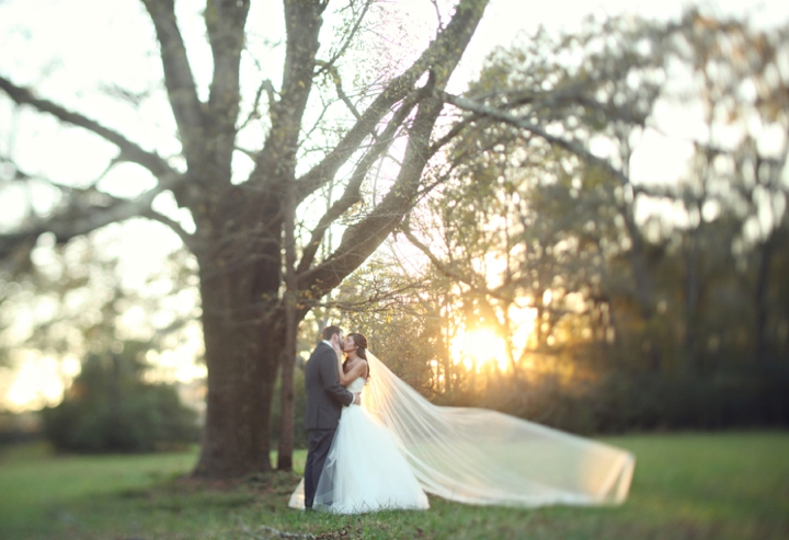 A Fall Purple and Champagne Alabama Wedding via TheELD.com