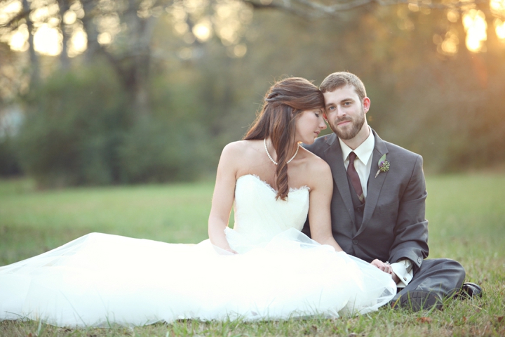 A Fall Purple and Champagne Alabama Wedding via TheELD.com