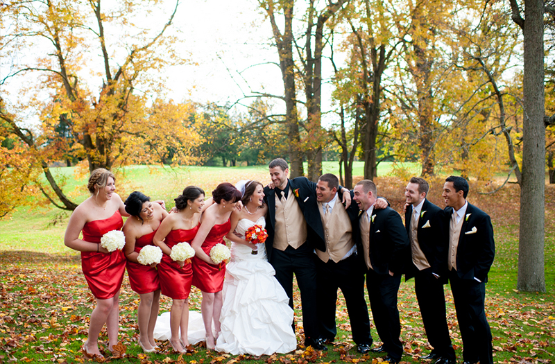 A Virginia Red and Orange Fall Wedding via TheELD.com