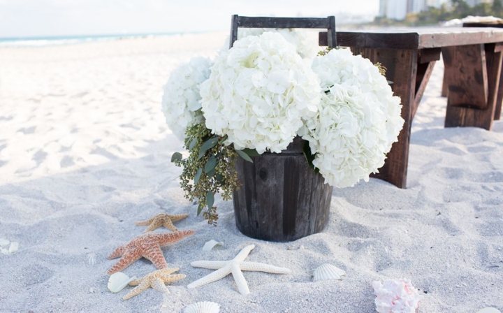 An Intimate Organic Beach Wedding via TheELD.com