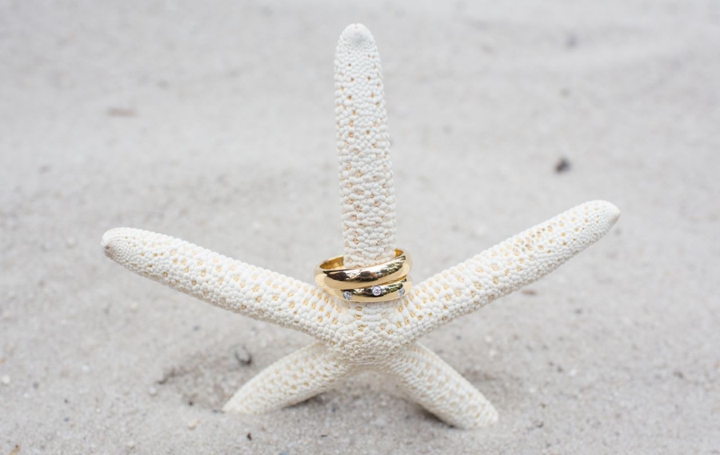 An Intimate Organic Beach Wedding via TheELD.com