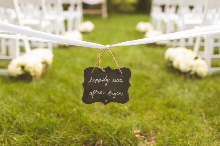 A Yellow and Peach Minnesota Farm Wedding via TheELD.com