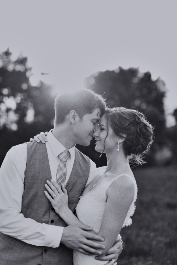 A Yellow and Peach Minnesota Farm Wedding via TheELD.com