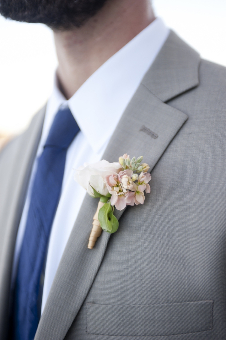 Modern Elegant Peach and Navy Maine Wedding via TheELD.com