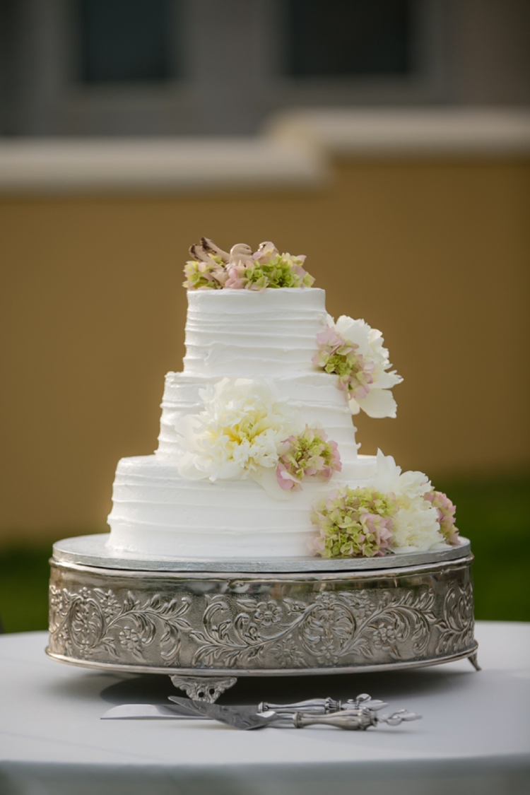 Rustic Chic Pink and Burlap Wedding via TheELD.com