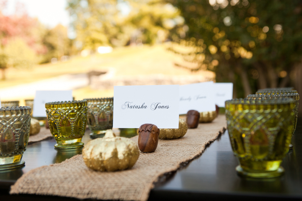 5 Unique Escort Card Ideas via TheELD.com