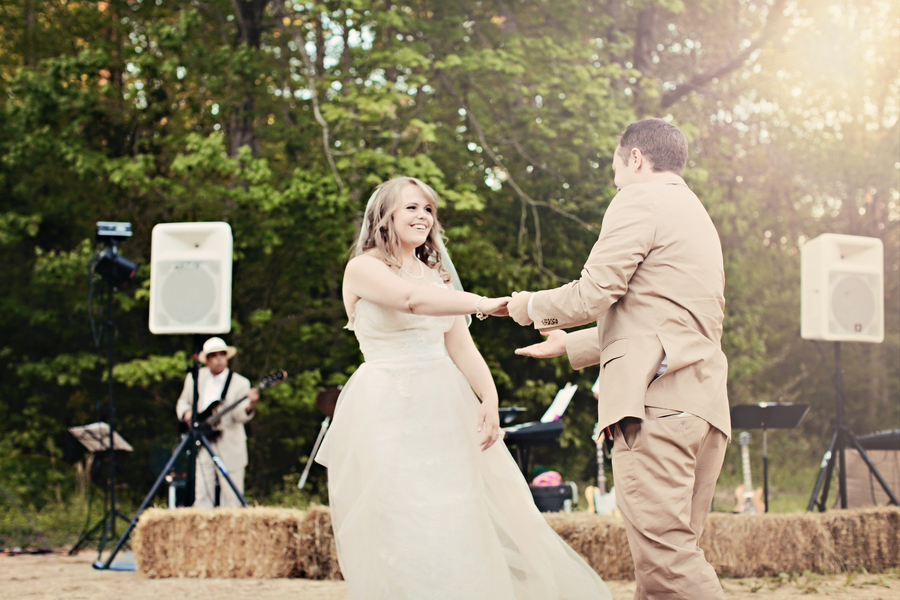 Vintage Pink and Aqua Southern Wedding via TheELD.com