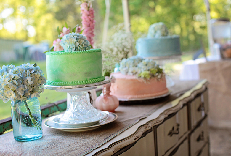 Vintage Pink and Aqua Southern Wedding via TheELD.com