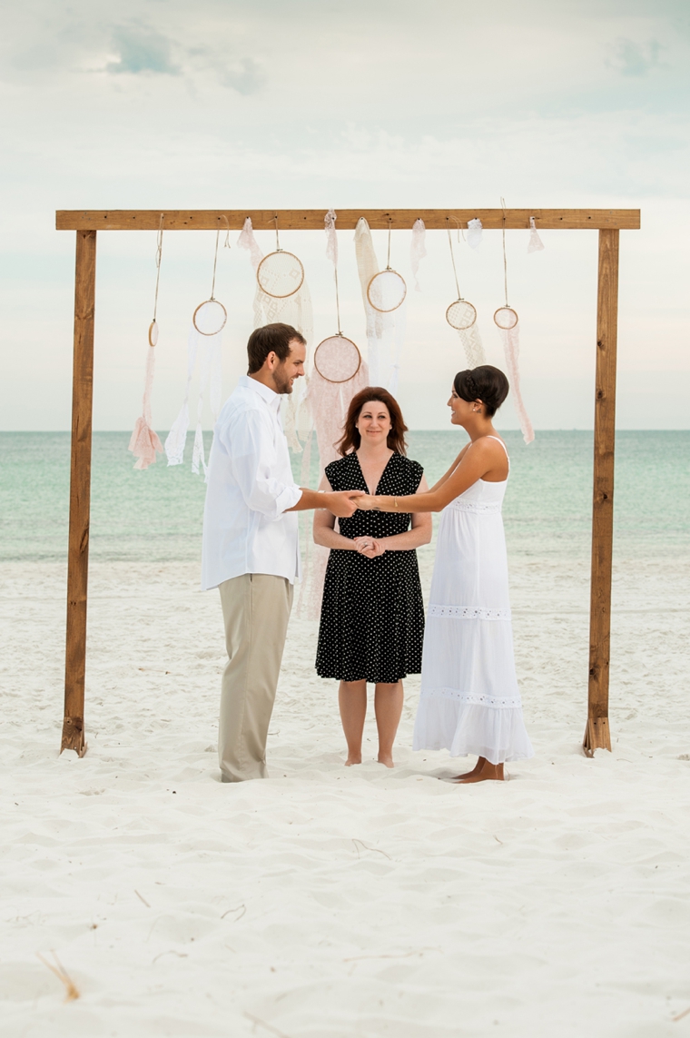 5 Unique Wedding Backdrops via TheELD.com