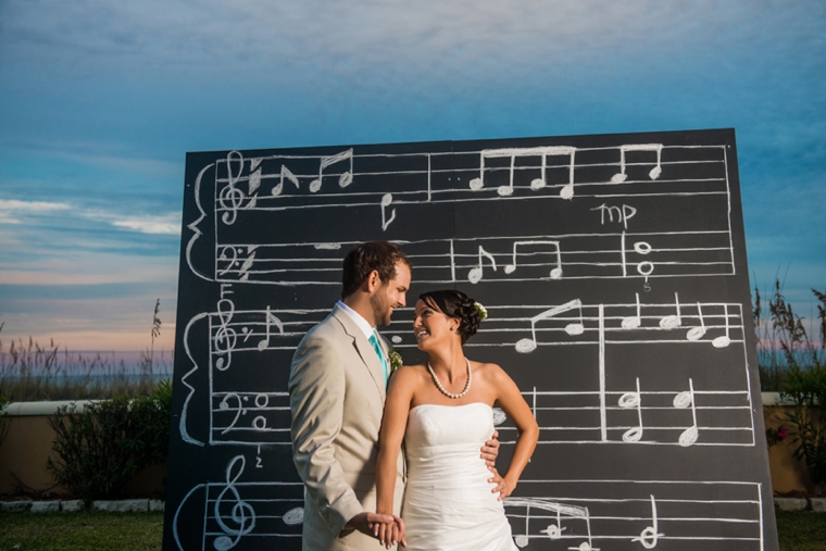 5 Unique Wedding Backdrops via TheELD.com