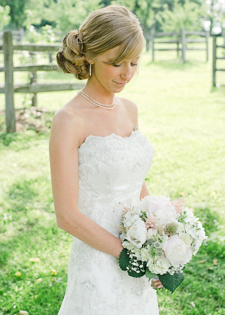 A Rustic Chic Pennsylvania Barn Wedding via TheELD.com