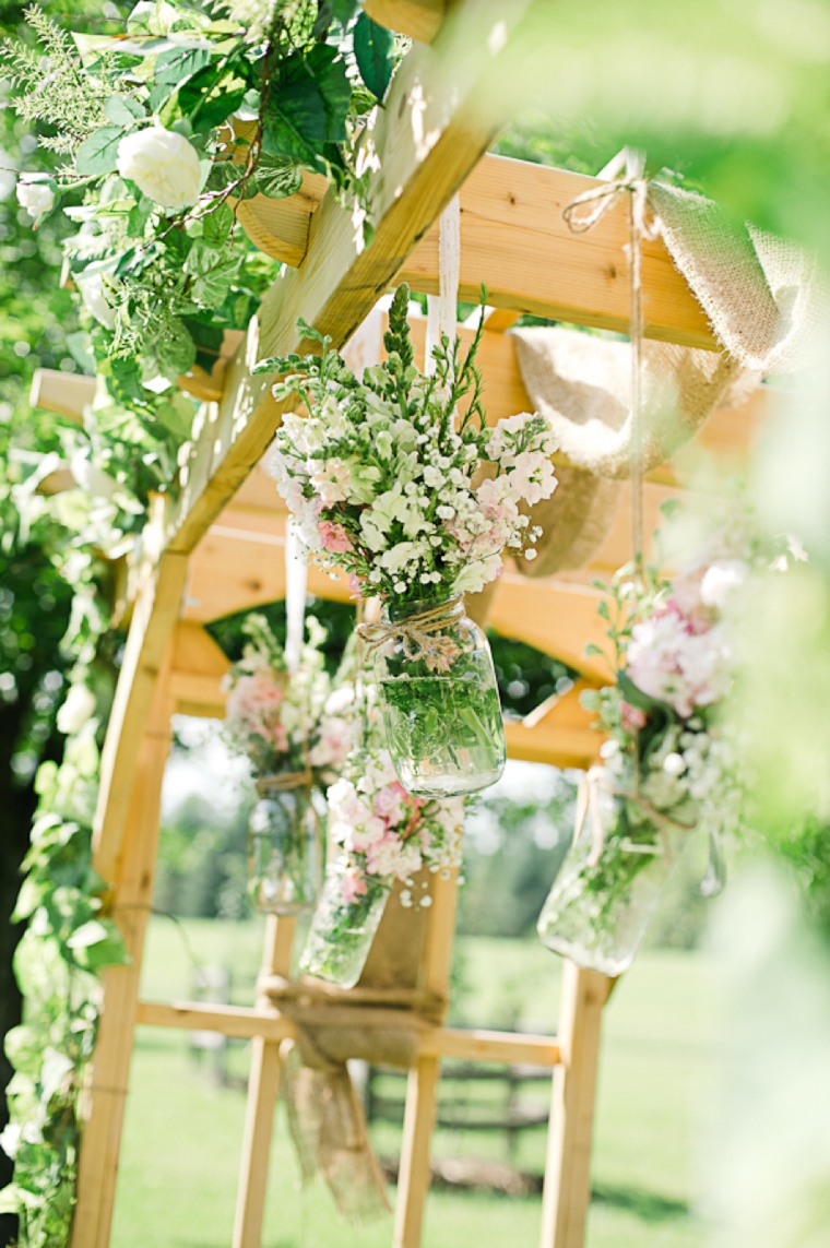 A Rustic Chic Pennsylvania Barn Wedding via TheELD.com