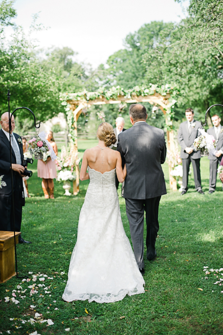 A Rustic Chic Pennsylvania Barn Wedding via TheELD.com