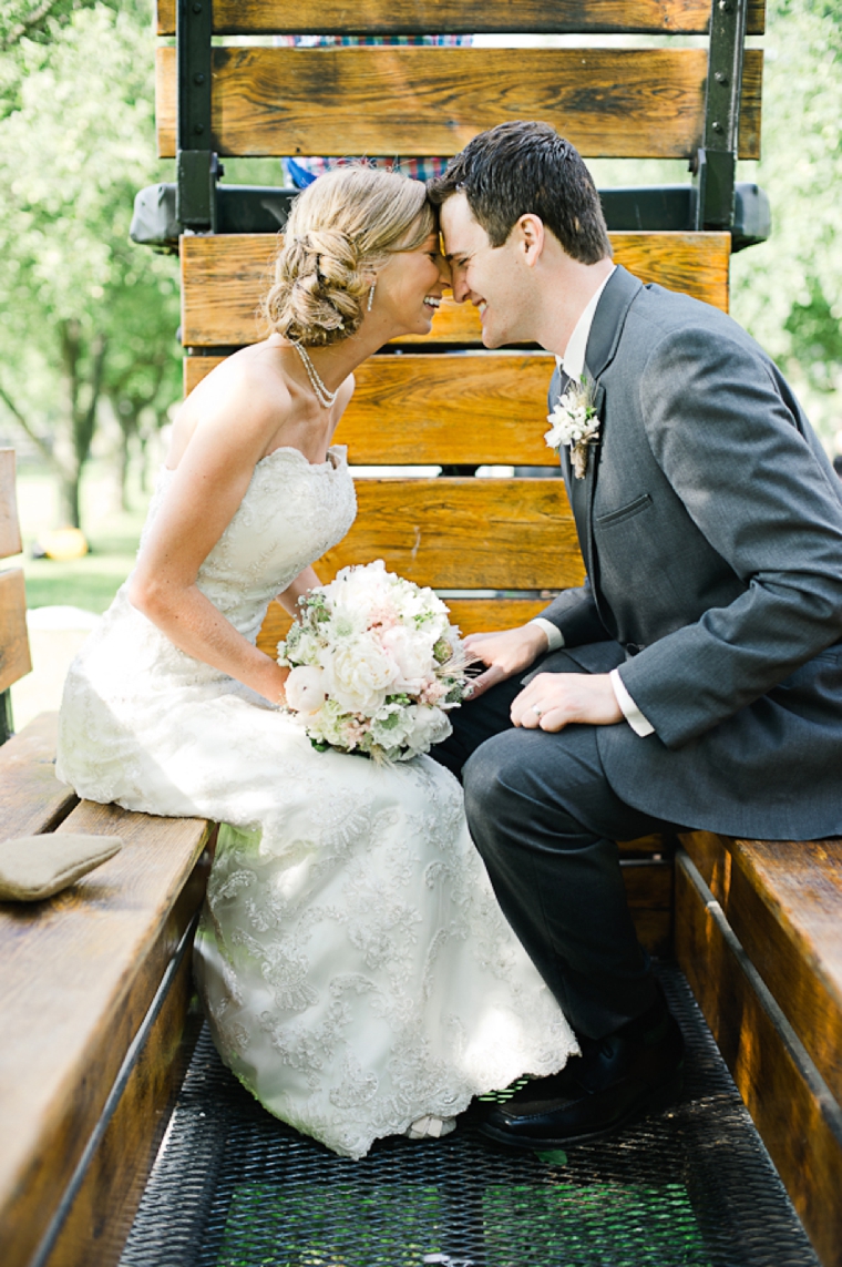 A Rustic Chic Pennsylvania Barn Wedding via TheELD.com