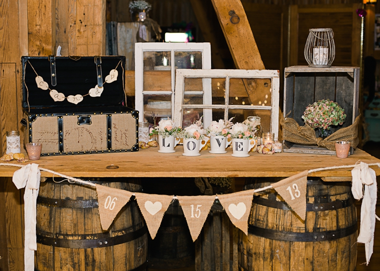 A Rustic Chic Pennsylvania Barn Wedding via TheELD.com