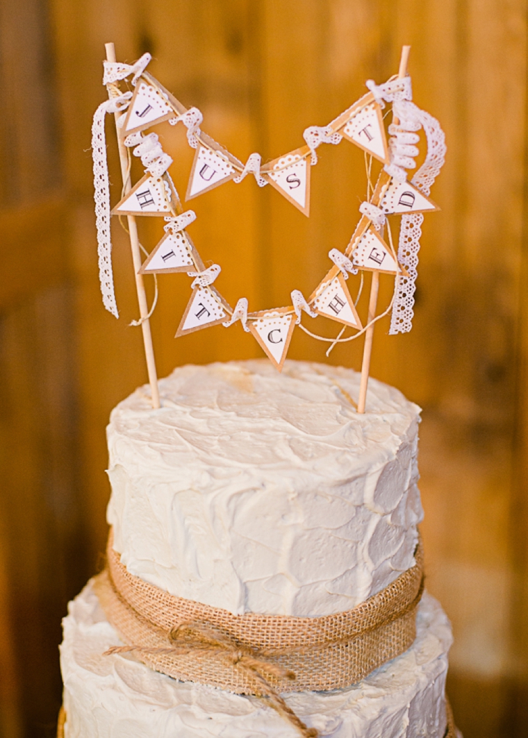 A Rustic Chic Pennsylvania Barn Wedding via TheELD.com