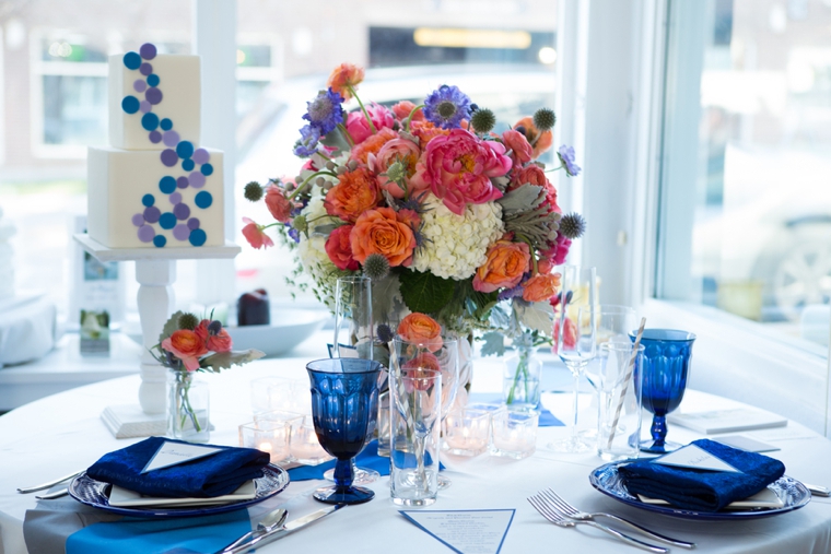 Dazzling Blue Wedding Ideas via TheELD.com