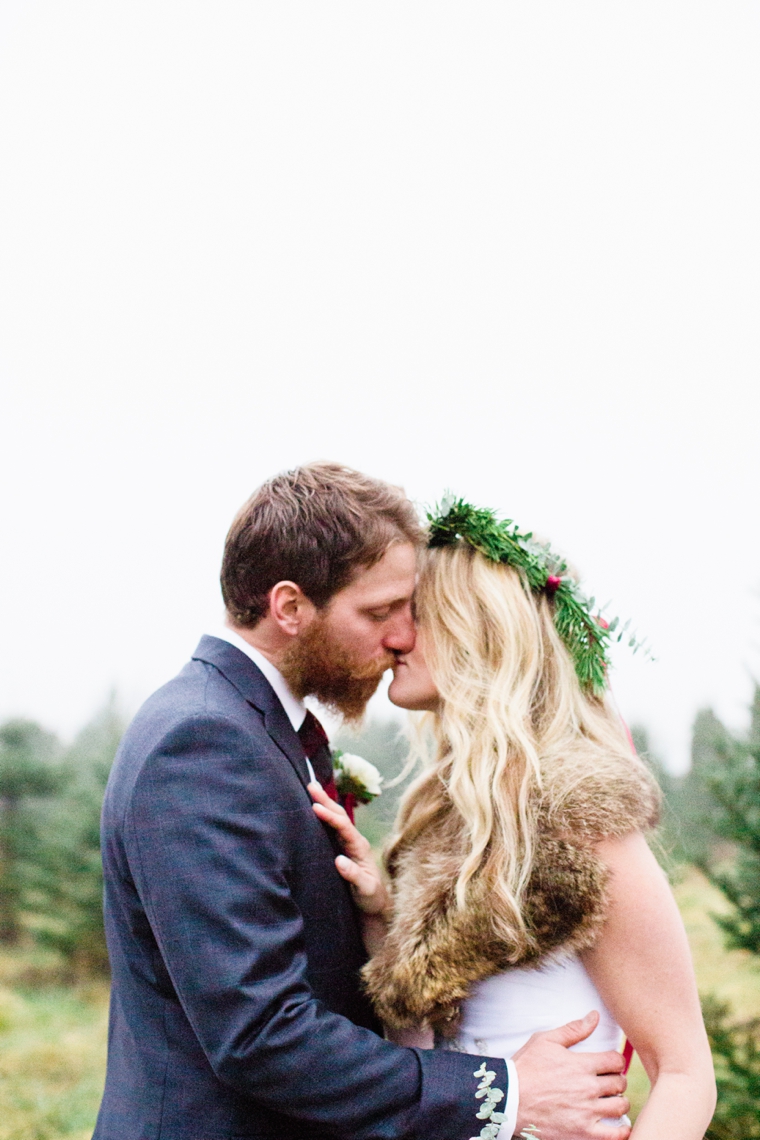 Rustic Chic Red and White Wedding Inspiration via TheELD.com