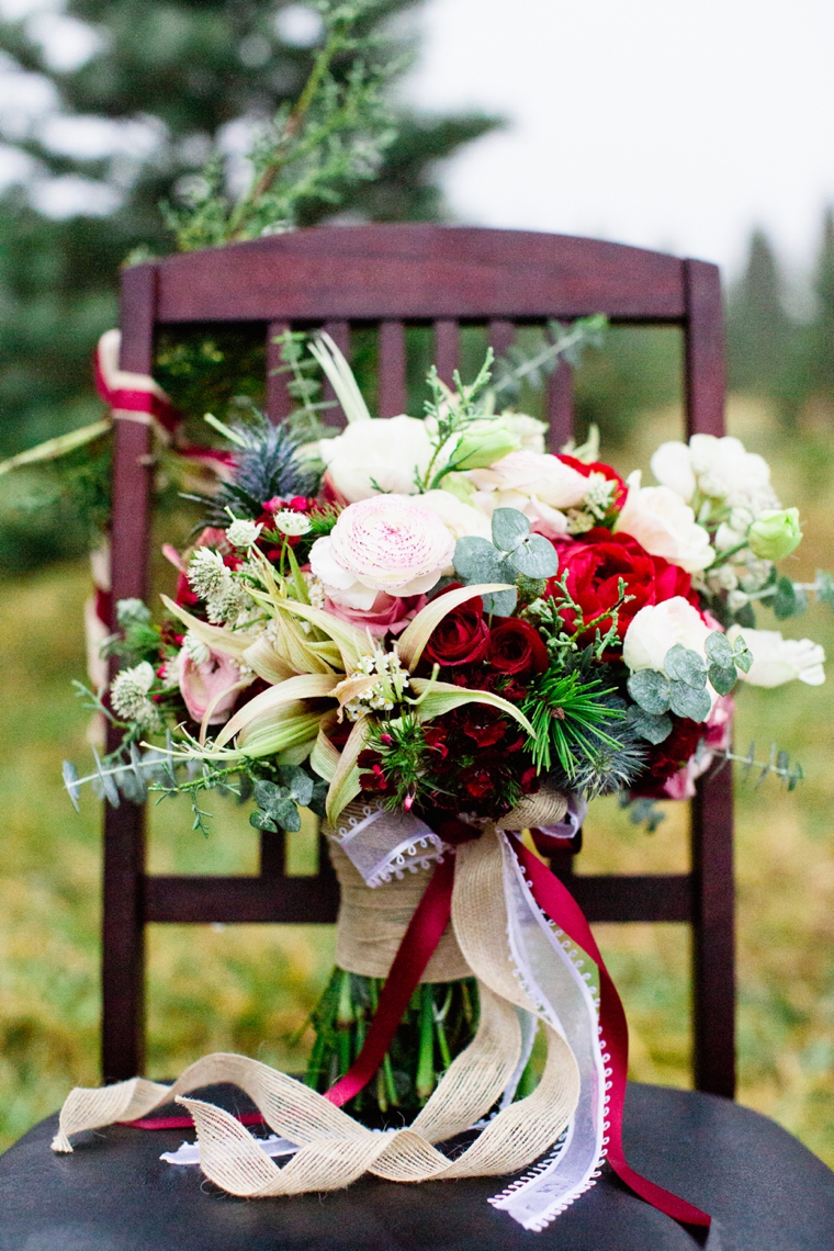 Rustic Chic Red and White Wedding Inspiration via TheELD.com