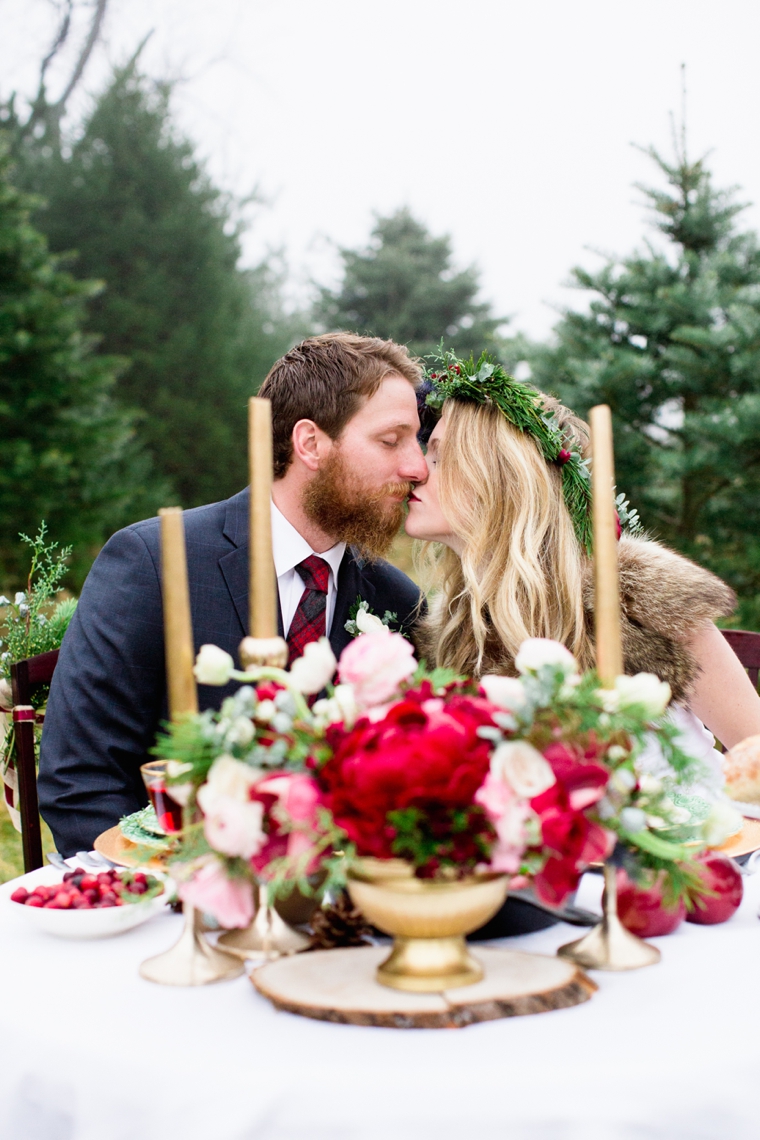 Rustic Chic Red and White Wedding Inspiration via TheELD.com