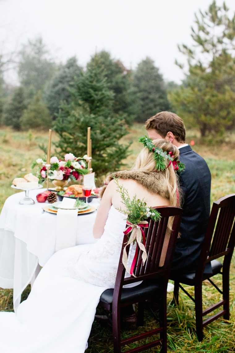 Rustic Chic Red and White Wedding Inspiration via TheELD.com