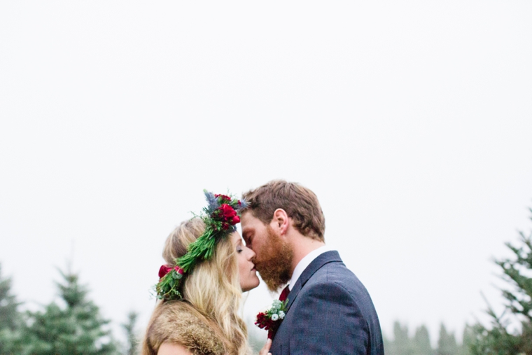 Rustic Chic Red and White Wedding Inspiration via TheELD.com