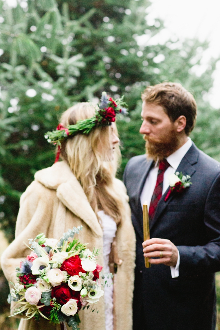 Rustic Chic Red and White Wedding Inspiration via TheELD.com