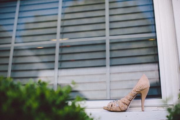 A Romantic Coral & White Florida Wedding via TheELD.com