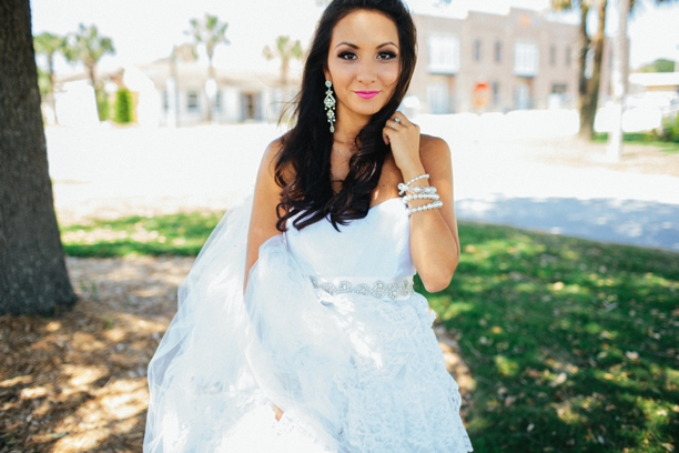 A Romantic Coral & White Florida Wedding via TheELD.com