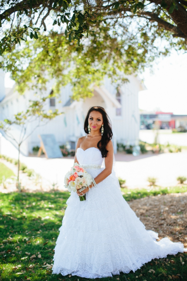 A Romantic Coral & White Florida Wedding via TheELD.com