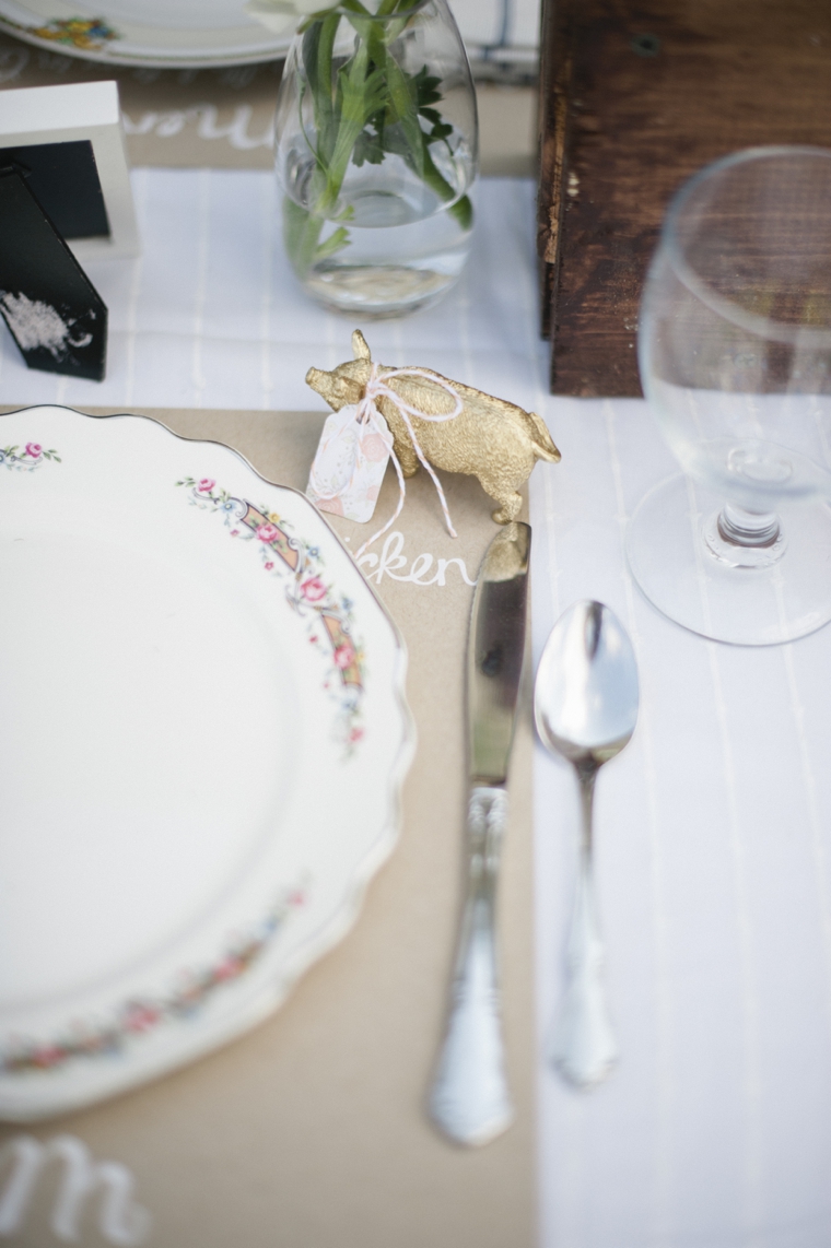 A Rustic Chic Pennsylvania Barn Wedding via TheELD.com