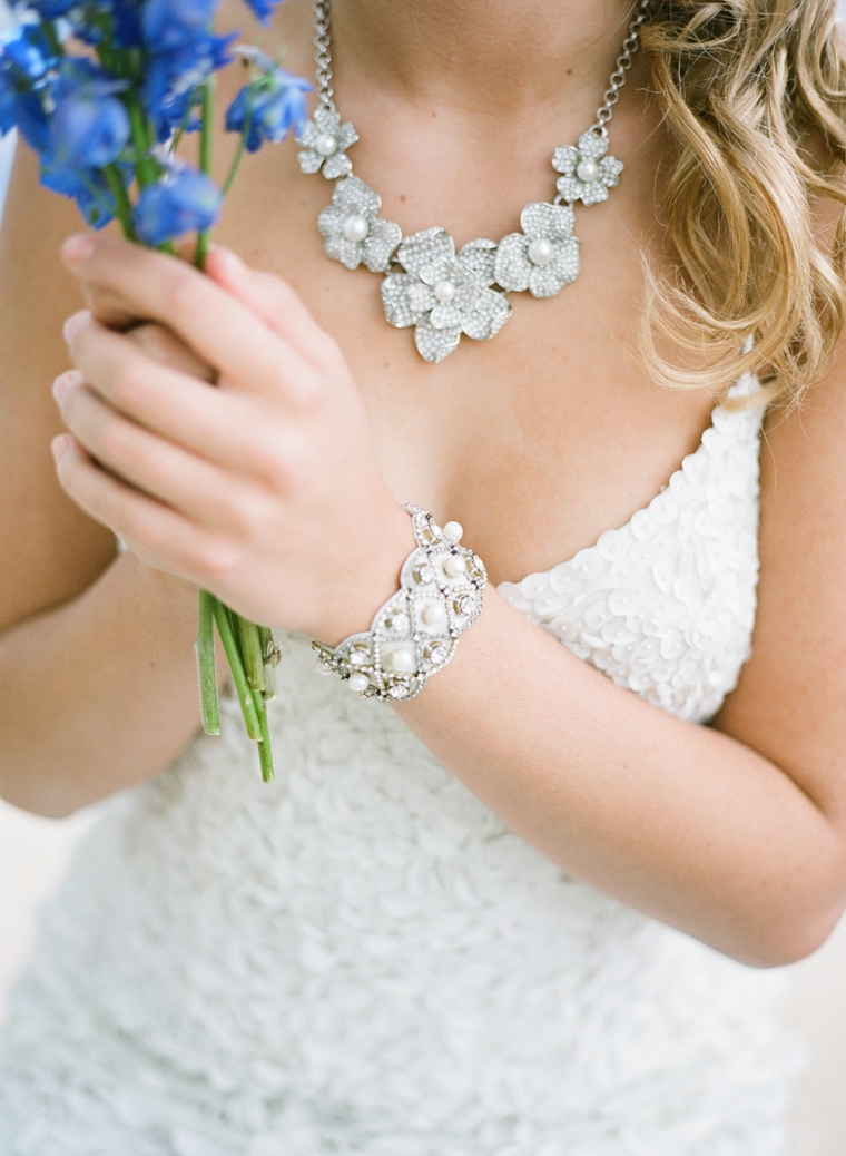 How To Choose Your Wedding Day Jewelry via TheELD.com