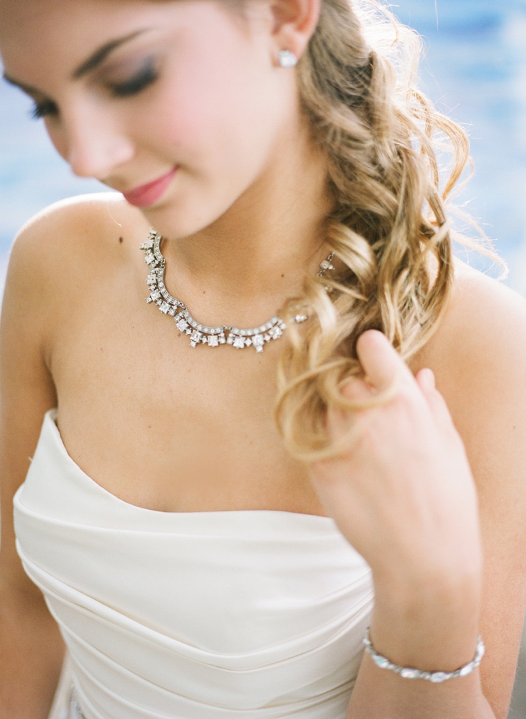 How To Choose Your Wedding Day Jewelry via TheELD.com