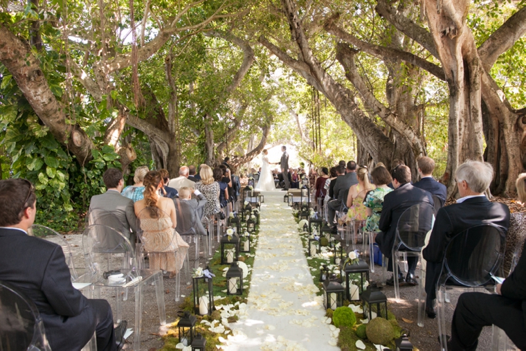 A Romantic Pink & Green Garden Wedding via TheELD.com