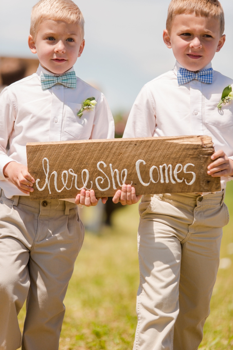 Rustic & Eclectic Backyard Maryland Wedding  via TheELD.com