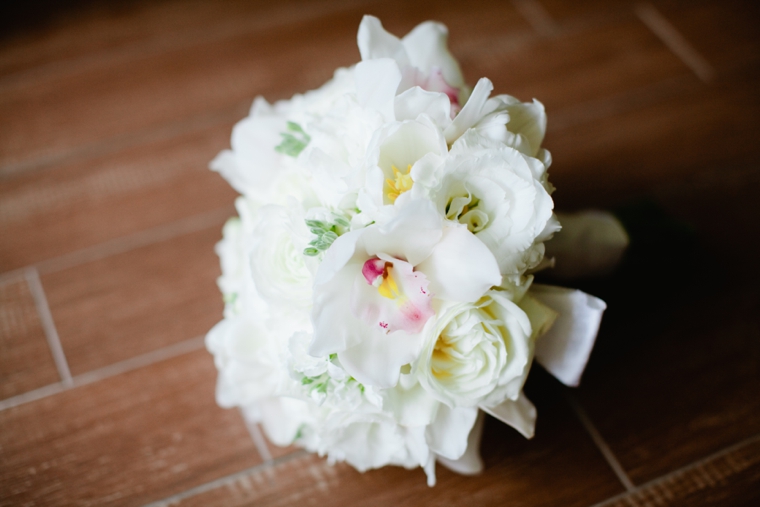 Modern Navy and Green Beach Wedding via TheELD.com