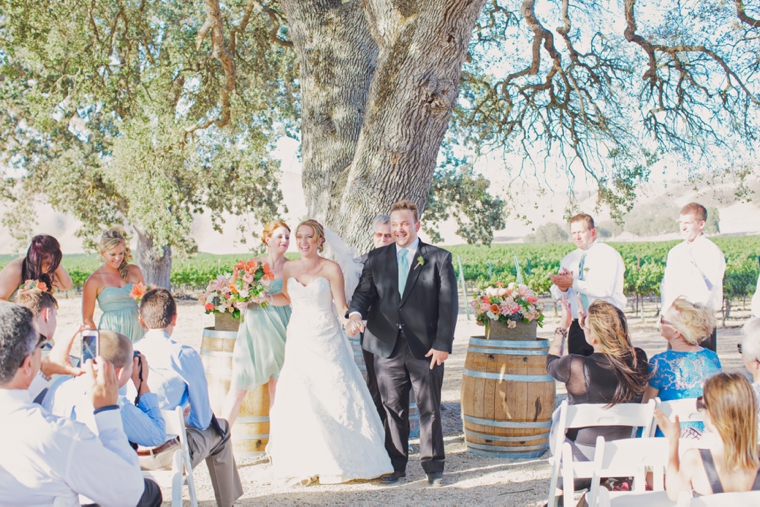 Mint & Orange California Vineyard Wedding via TheELD.com