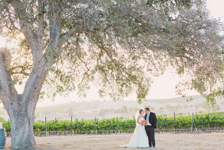 Mint & Orange California Vineyard Wedding via TheELD.com