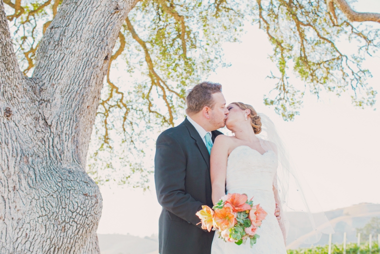 Mint & Orange California Vineyard Wedding via TheELD.com